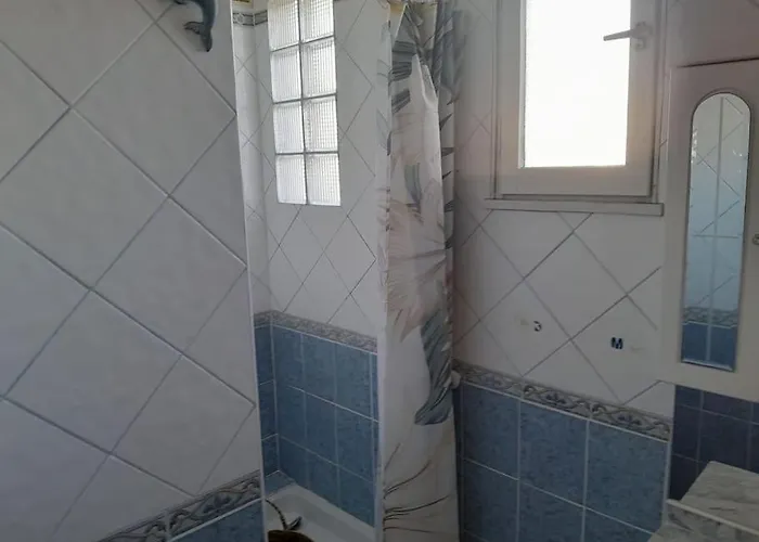 3 Ch Proche Lydia 르발카레스